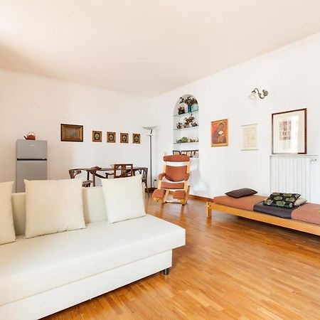 Cozy Apt With Balcony - Porta Romana District Milano Exterior foto