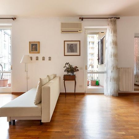 Cozy Apt With Balcony - Porta Romana District Milano Exterior foto