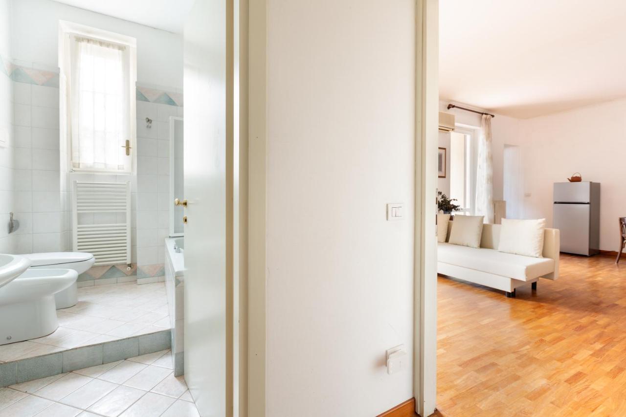 Cozy Apt With Balcony - Porta Romana District Milano Exterior foto